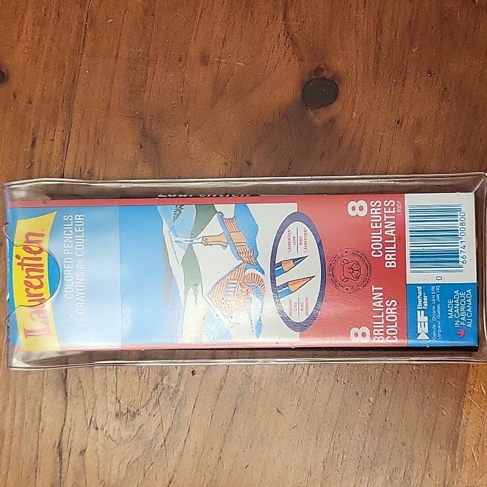 Vintage 8 Pack of Laurentien Pencil Crayons